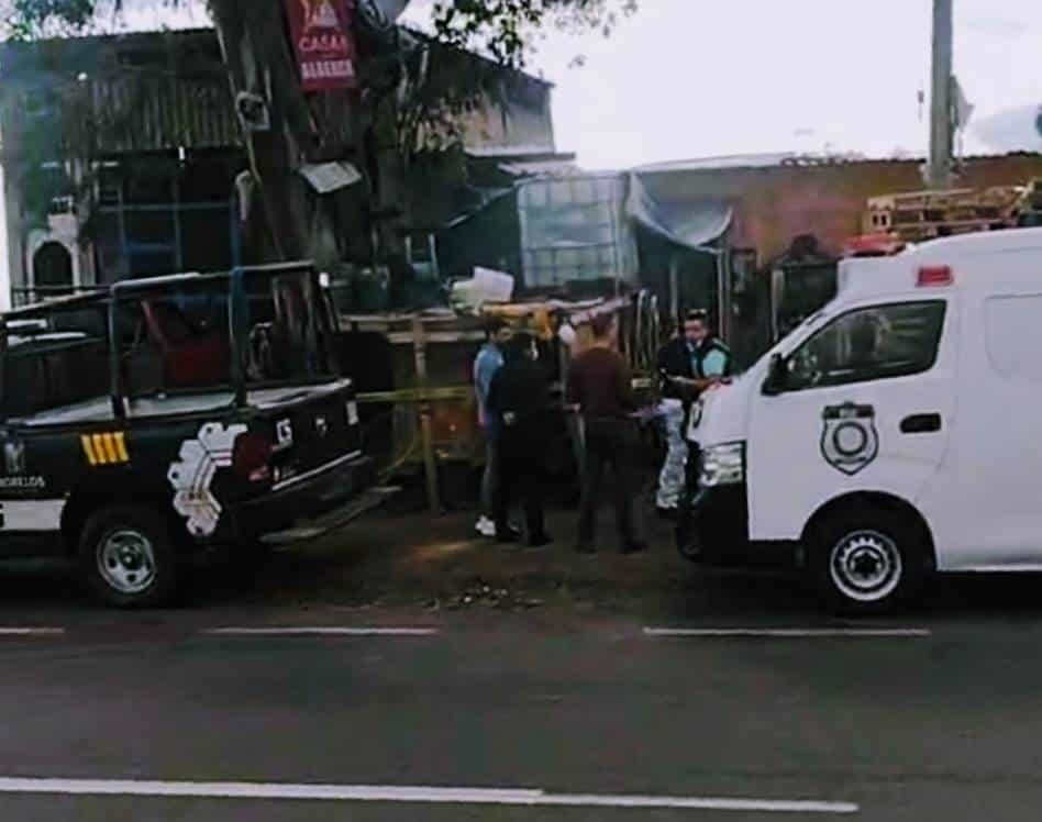 Asesinan a 3 en negocio de comida en Morelos