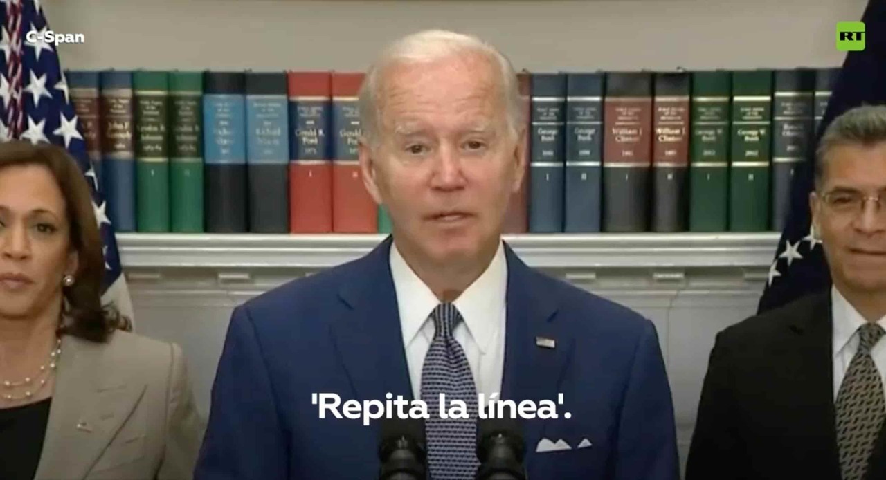 Critican a Biden por error al leer el teleprompter durante discurso