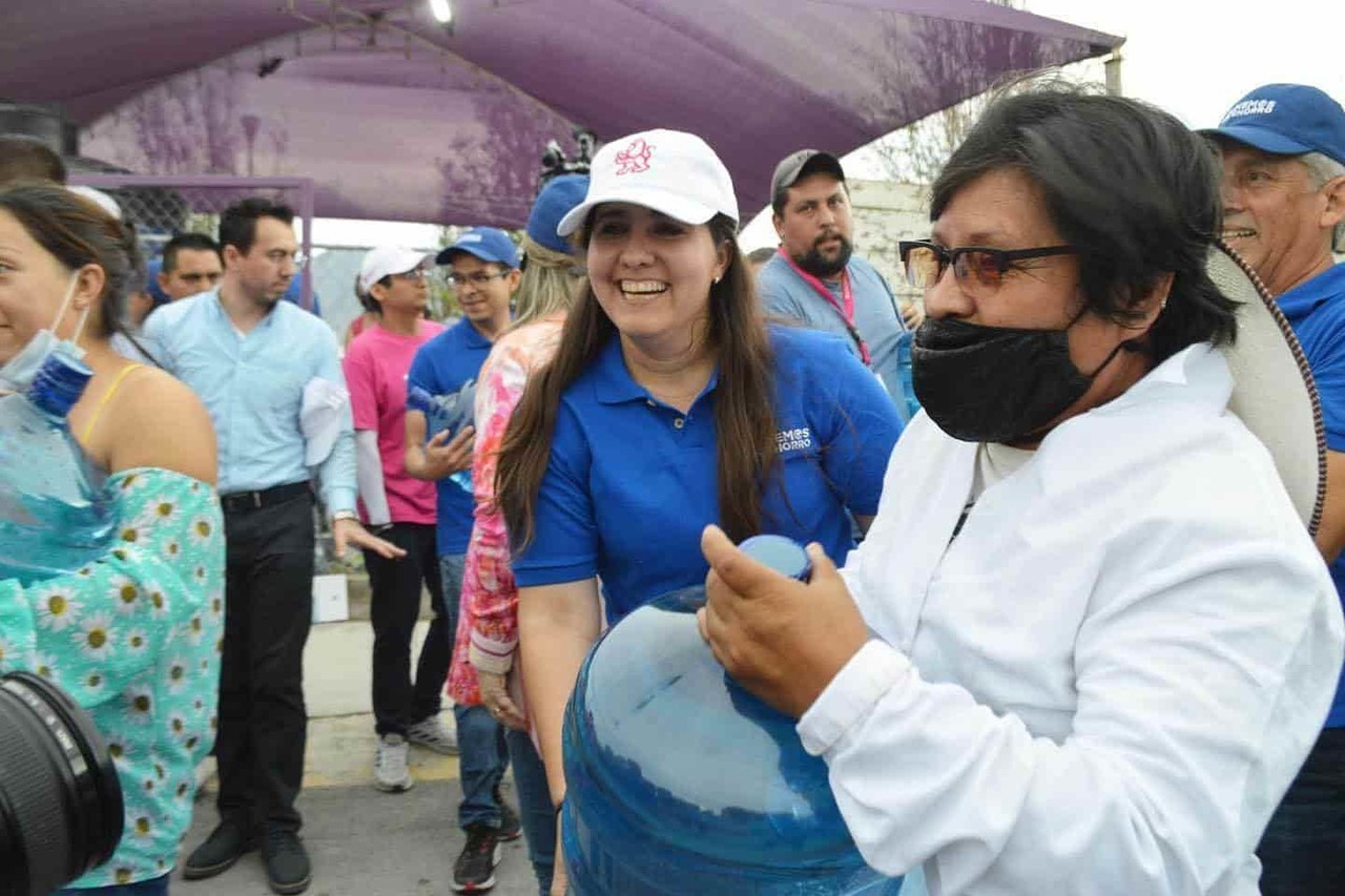 Entregan CAINTRA e Igualdad cisterna de 10 mil litros en García, Nuevo León