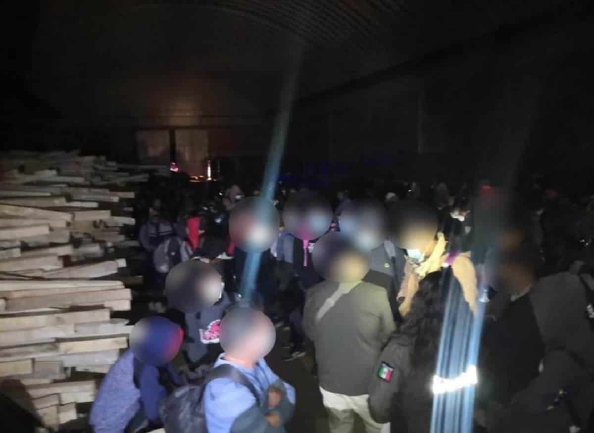 Rescata INM a 225 migrantes extranjeros en bodega del Edomex