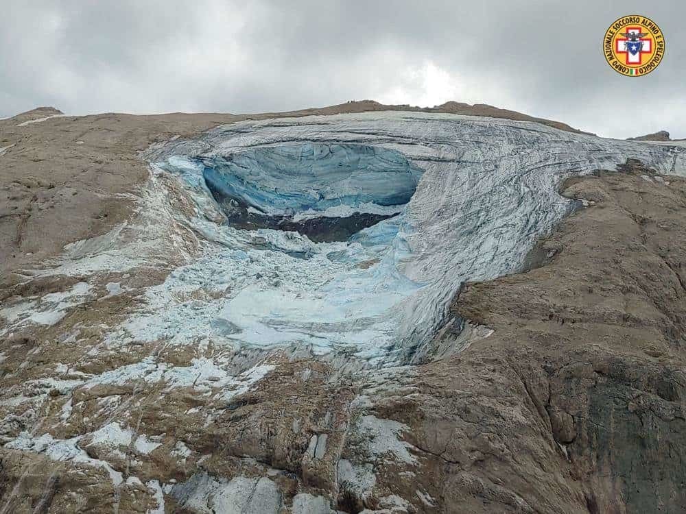 Glaciar colapsa en los Alpes italianos; hay 6 muertos