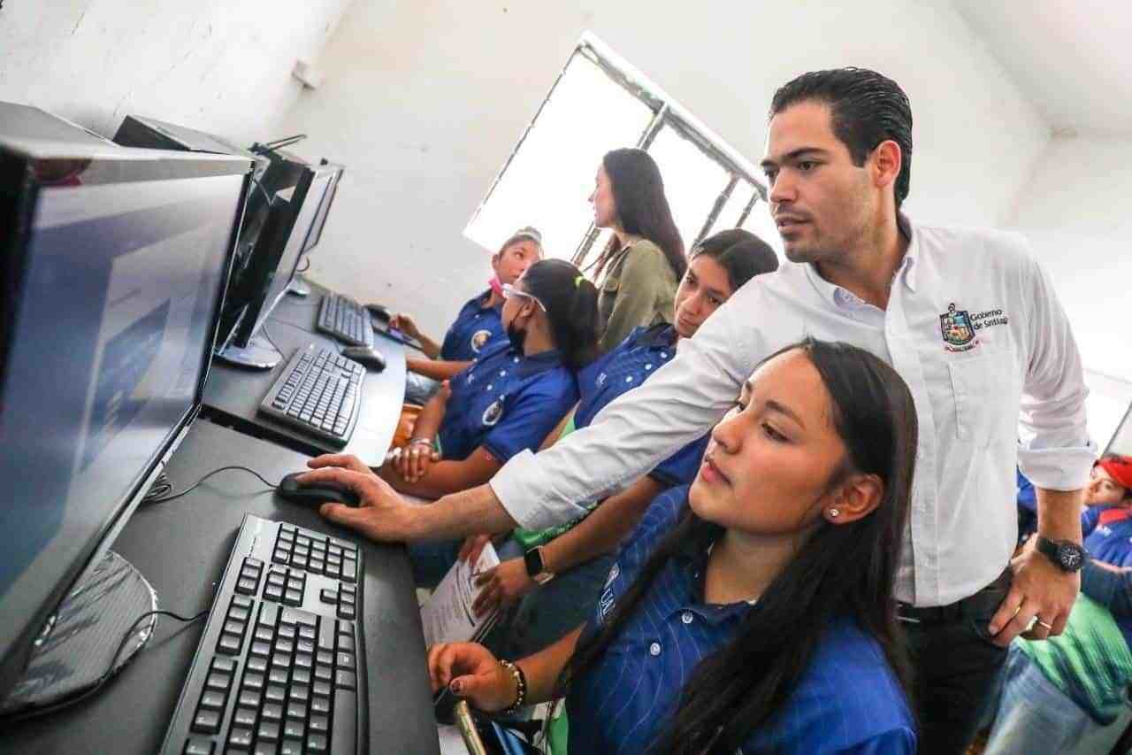 Santiago y la UANL instalan prepa virtual en la sierra