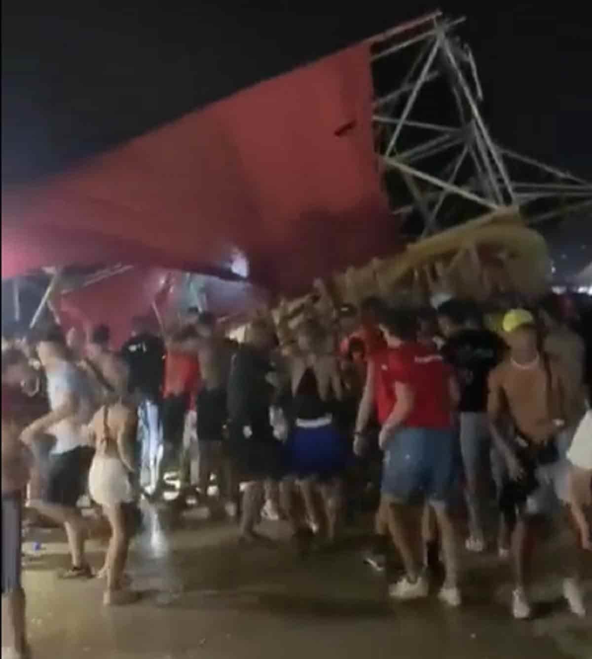 VIDEO: Vendaval causa tragedia en el Medusa Circus of Madness de España