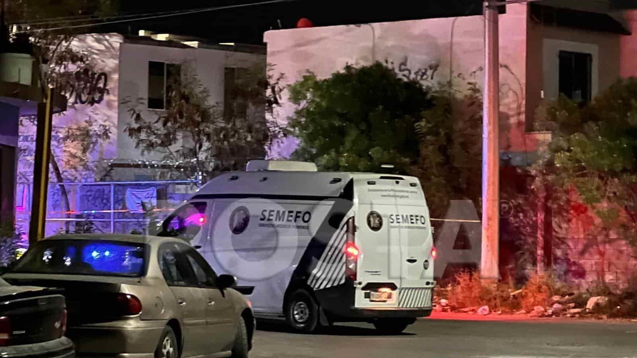 Ejecutan a hombre a balazos en Juárez; abandonan su cuerpo semidesnudo