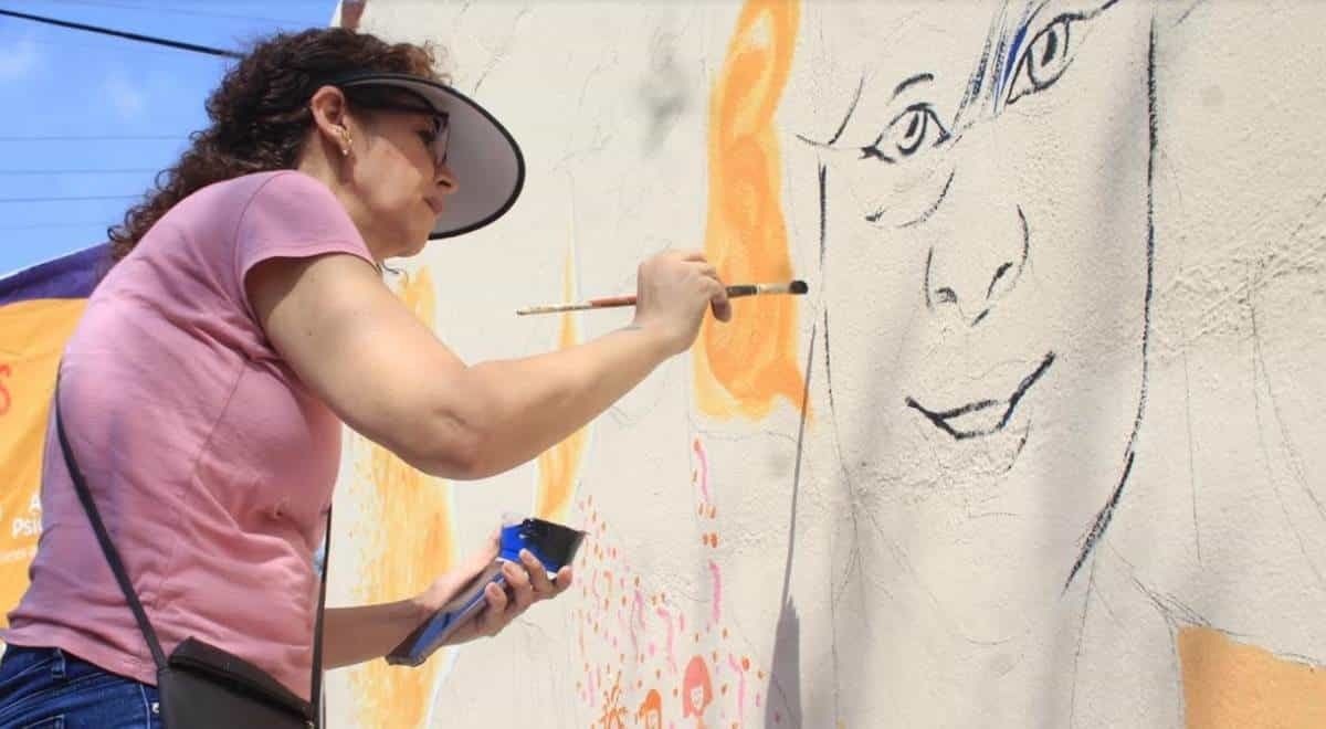 Apodaca arranca ciclo de murales contra la violencia familiar