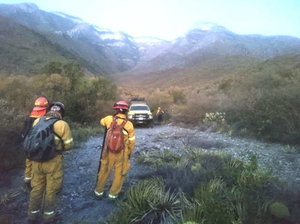 Controlan brigadistas incendio en Sierra de Gomas en Villaldama