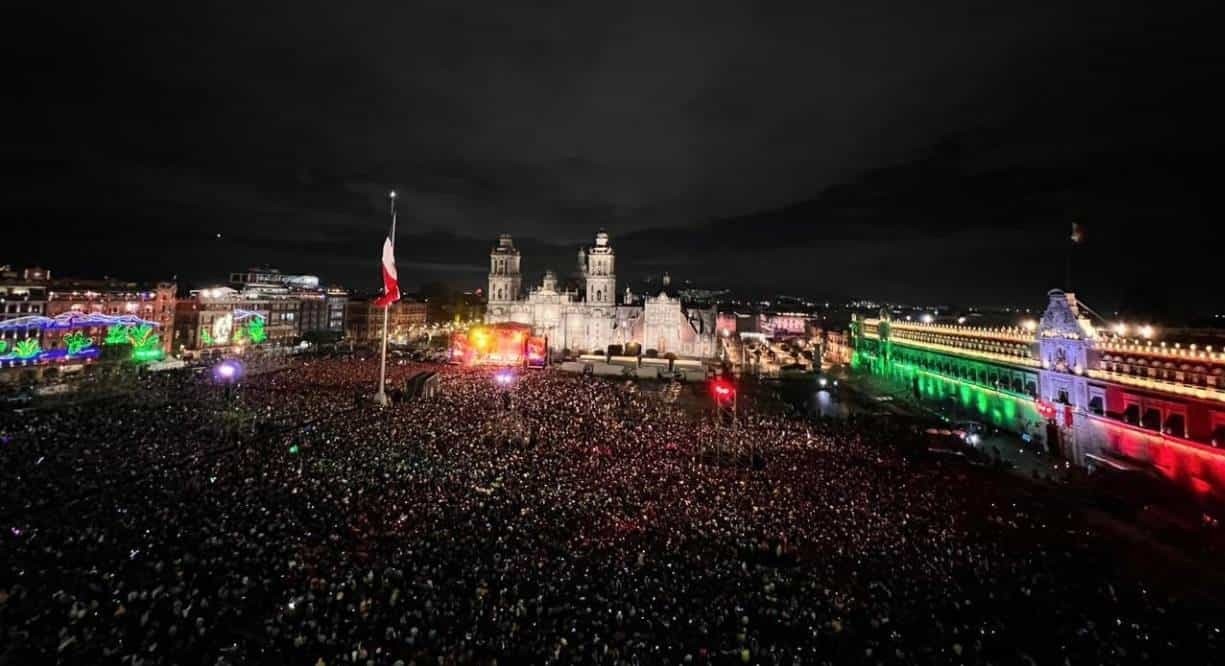 Llenan Zócalo De Cdmx Por Grito De Independencia 5374