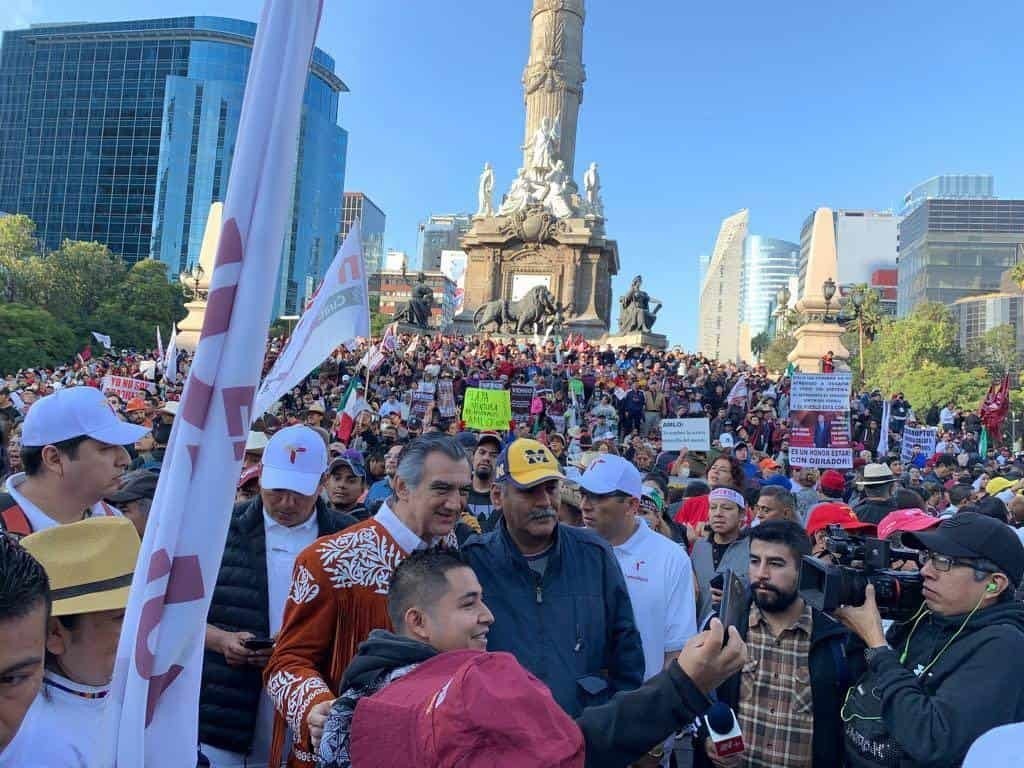 Américo Villarreal participa en marcha de AMLO