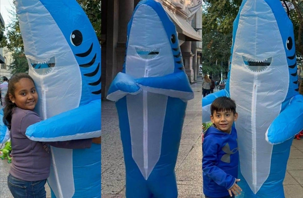 Aparece tiburón de Bad Bunny en el centro de Monterrey