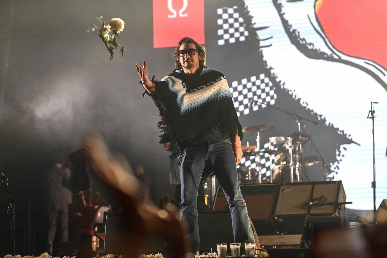 Zoé brinda concierto de Palacio de los Deportes a las 2 fans fallecidas