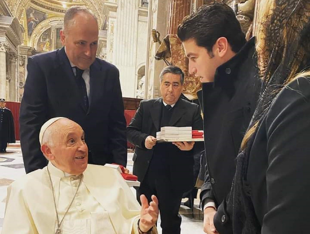 El gobernador de Nuevo León, Samuel García Sepúlveda, se reunió con el Papa Francisco en El Vaticano. Foto: Instagram samuelgarcias