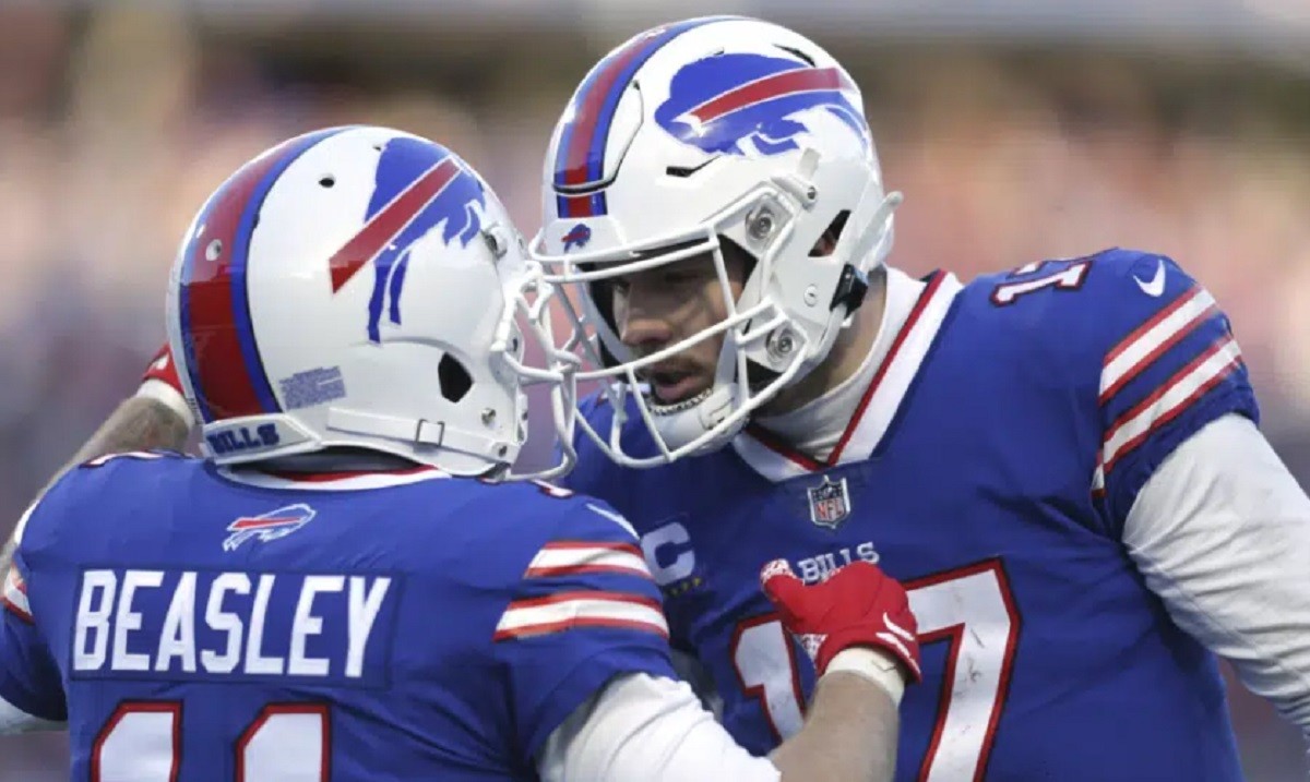 Los Bills dominan a los Dolphins, los Eagles despiertan a tiempo y