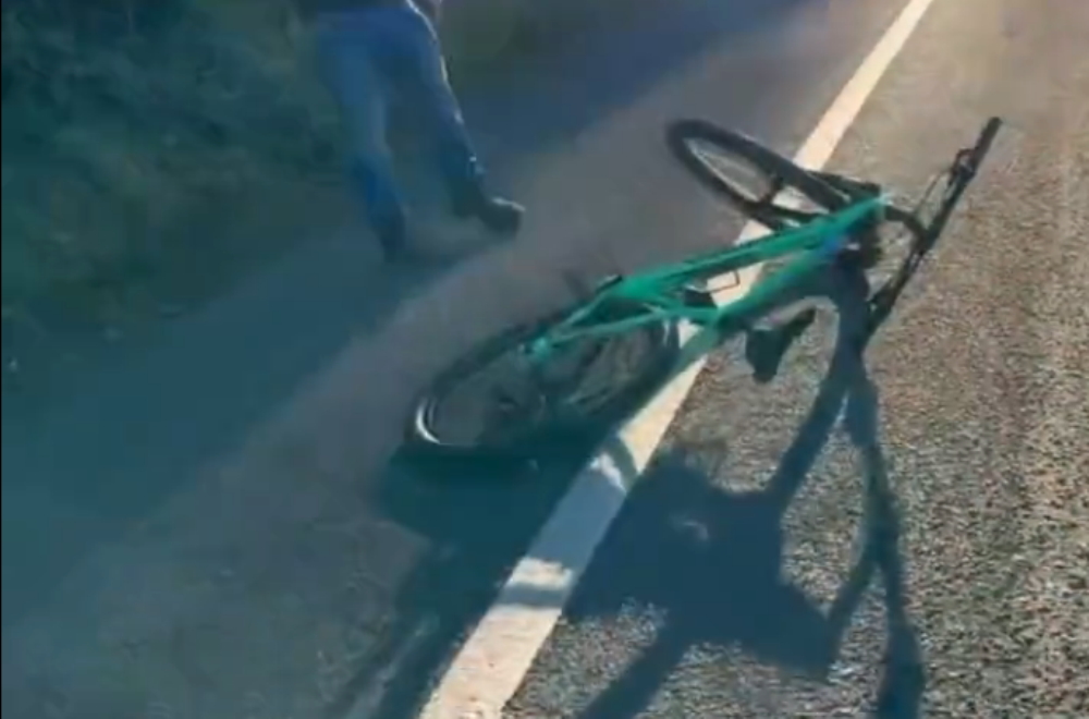 , Conor McGregor, fue atropellado mientras viajaba en bicicleta, al parecer, en Irlanda. Foto. Captura de Imagen