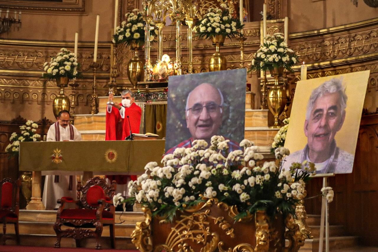 Los sacerdotes Javier Campos y Joaquín Mora fueron asesinados el 20 de junio de 2022, FOTO: @Jesuitas_Mexico