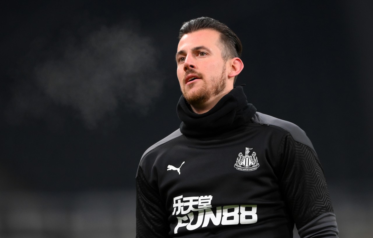 Martin Dúbravka, el portero de Newcastle que será campeón su pierde su