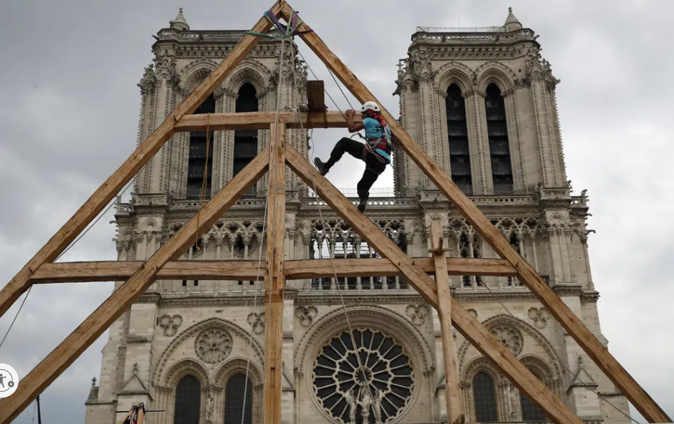 Catedral de Notre Dame en construcción. (AP Foto/Francois Mori, archivo)