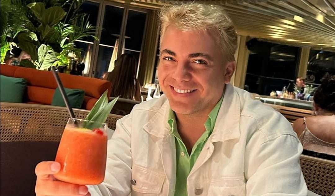 Cristian Castro no tuvo tapujo en mostrar su cuerpo a los asistentes. Foto: Instagram