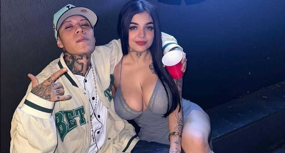 Santa Fe Klan y Karely Ruiz han desatado rumores de si son pareja. Foto: Instagram