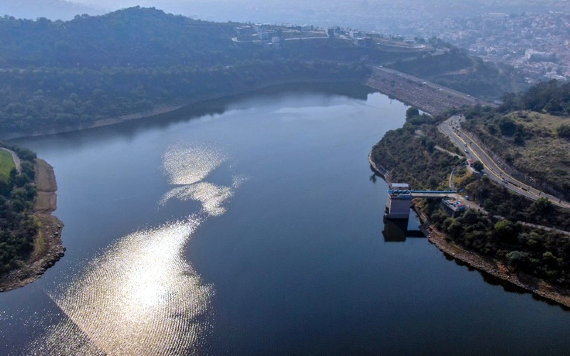 La planta potabilizadora de la presa 'Madin' disminuirá el suministro de agua en 370 litros por segundo al Tanque Lomas Verdes Bajo de 17 a 20 días. Foto: CMIC