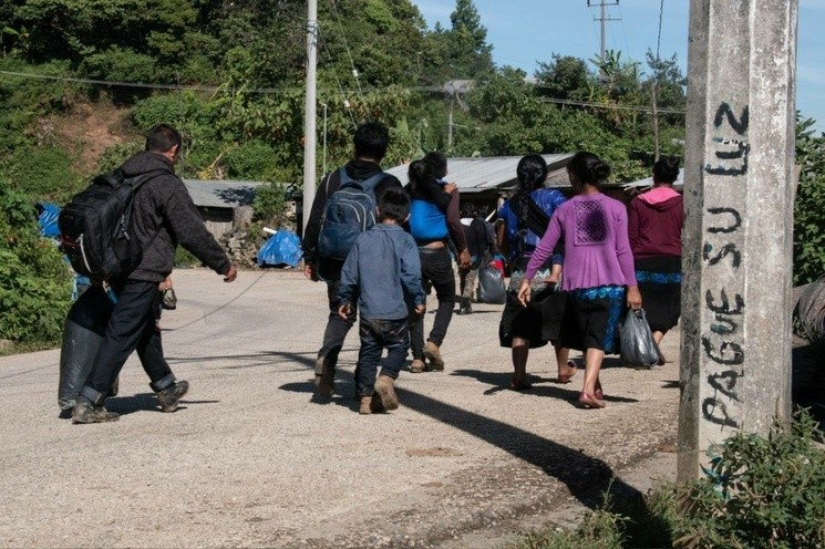 La ONG con sede en San Cristóbal de las Casas, exigió tomar acciones urgentes, que garanticen la vida e integridad personal en esa región fronteriza de Chiapas con el objetivo de “parar la violencia”. Foto: La Jornada.