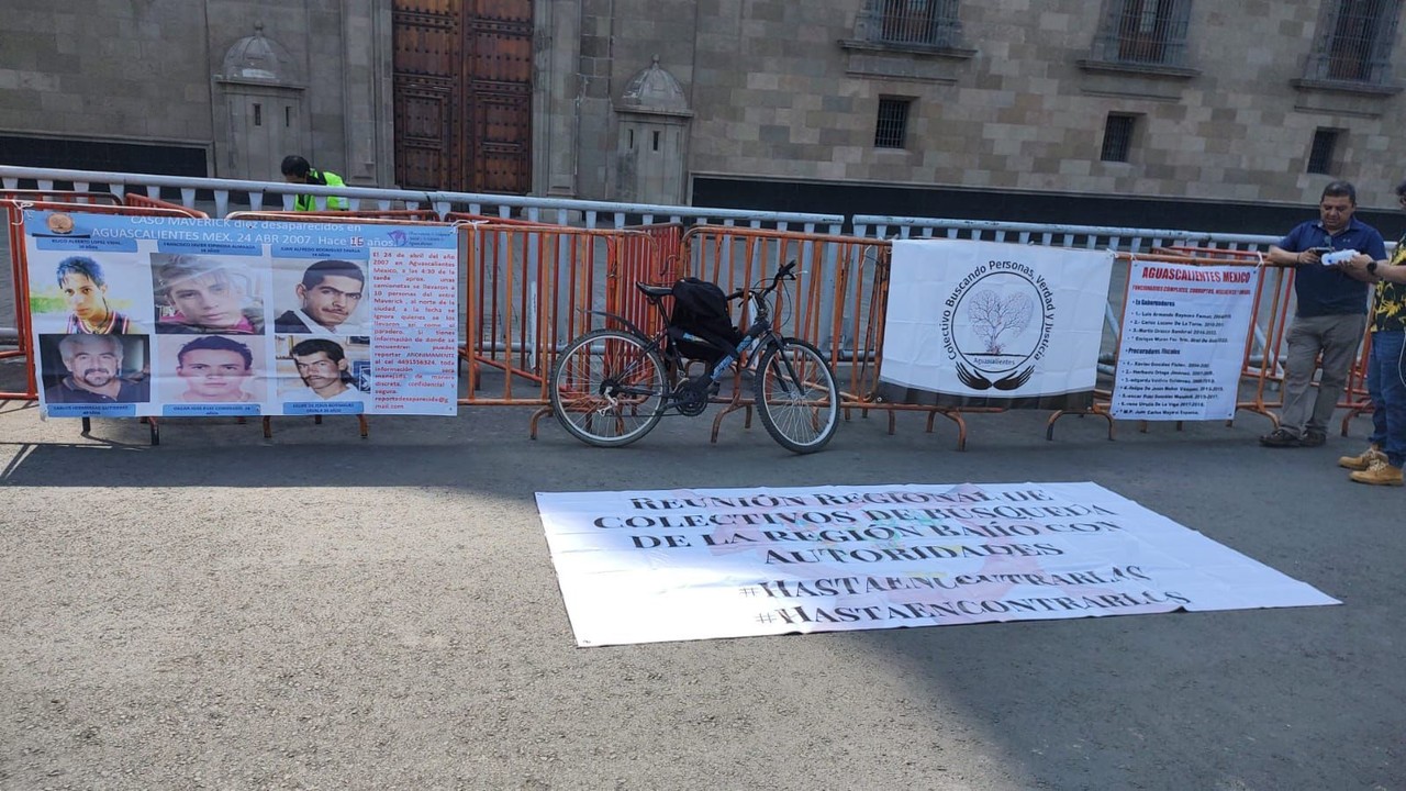 Madres Buscadoras Y Colectivos De Protestan En Palacio Nacional - POSTA ...