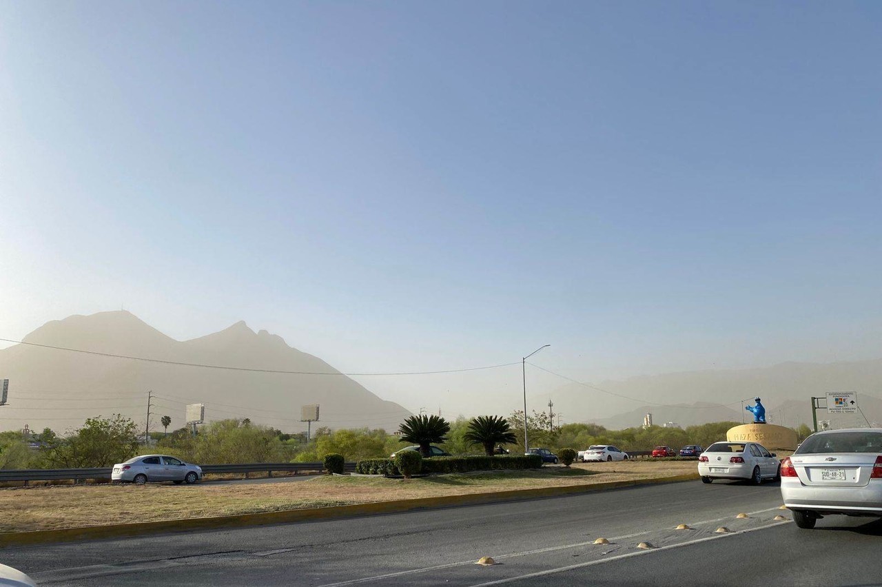 Alerta en el Área Metropolitana de Monterrey por alta concentración de PM10 y ozono.Foto. Posta