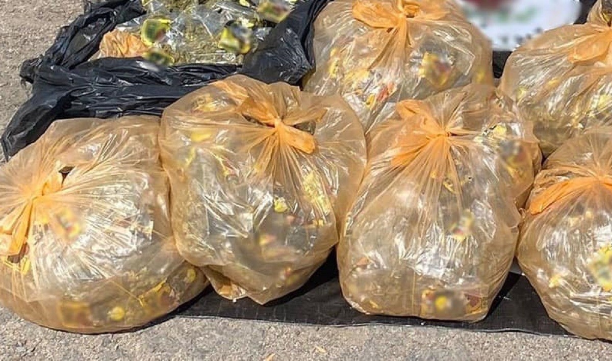 La Guardia Nacional aseguró 800 dosis de aparente cristal y 500 bolsas pequeñas con posible marihuana. Foto: Facebook Guardia Nacional