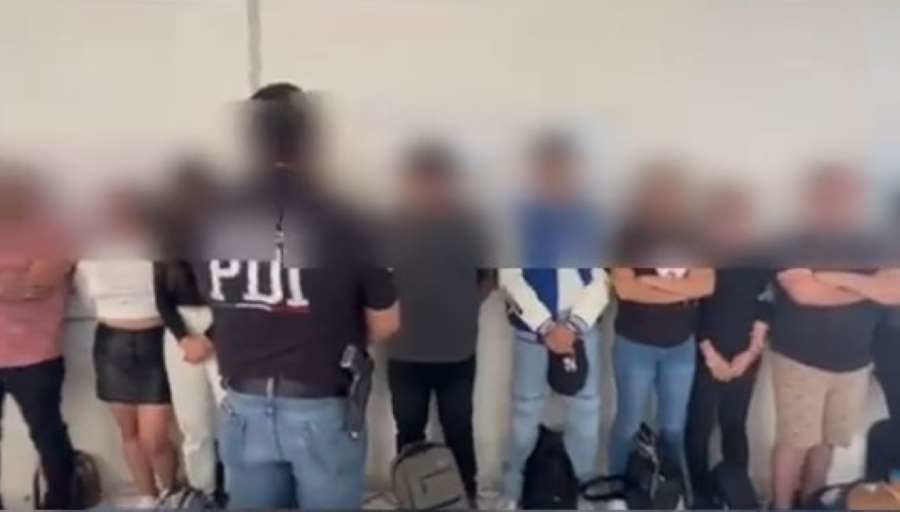 64 personas fueron detenidas en un call center por presunto fraude bancario. Foto. Captura