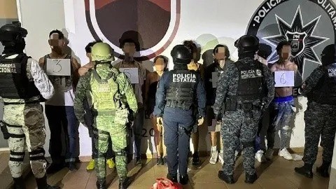 Las personas detenidas, así como lo asegurado, fueron puestos a disposición de las autoridades competentes. Foto: Debate.