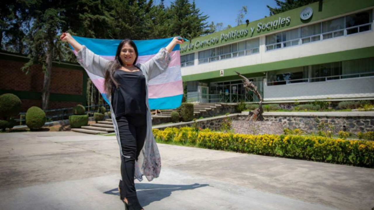 Recibe alumna de la UAEMex su documentación como mujer trans, es el segundo  caso - POSTA Estado de México