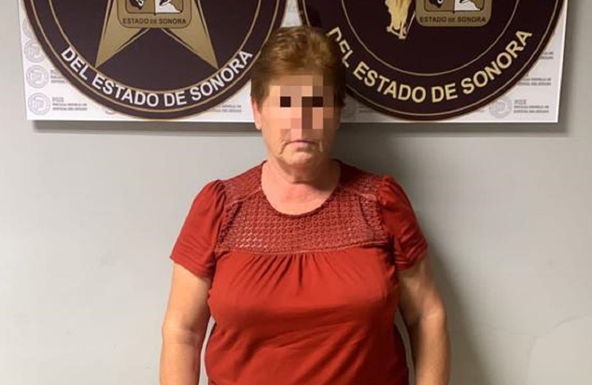 María Cruz 'N', de 60 años, fue detenida por asesinar a Francisca 'N', de 77, para robarle el dinero de una tanda en Nogales, Sonora. Foto: Twitter @fgjesonora