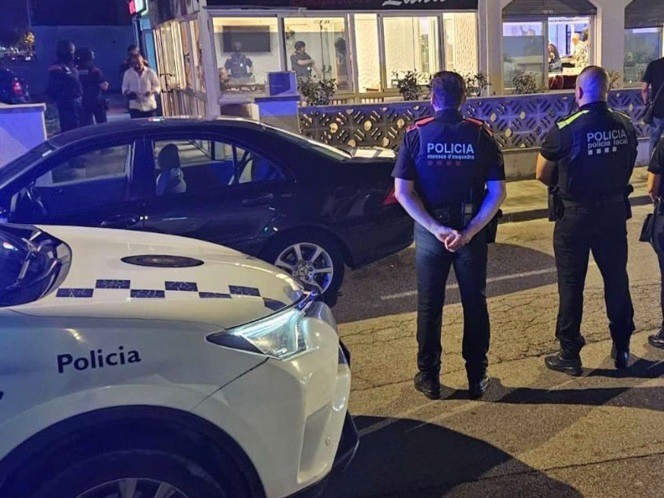 Según la policía, este hombre “distribuía' a 'personas de su confianza a lo largo del territorio nacional y en Europa, en concreto en Países Bajos'. Foto: Twitter @policia.