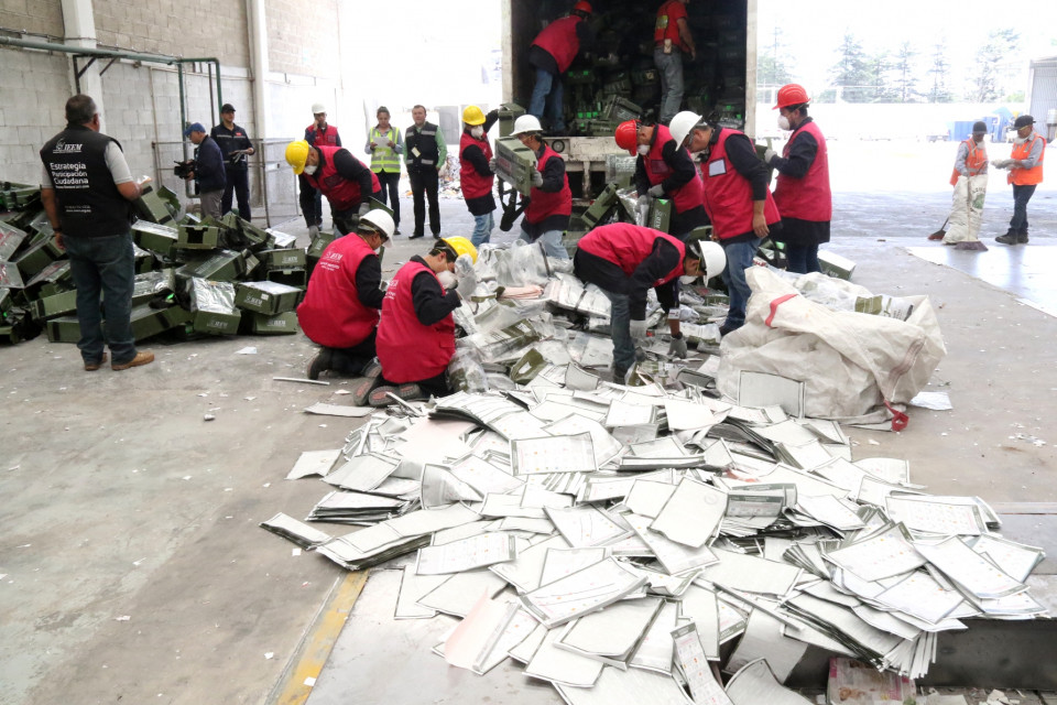 El Instituto Electoral del Estado de México ha procesado 1,200 toneladas de papel  de uso cotidiano y electoral que ha ayudado tener ahorros millonarios. Foto: Cortesía