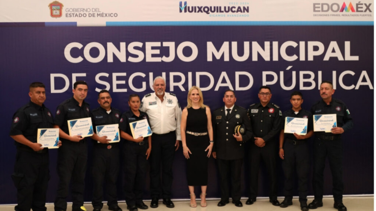 El Cuerpo de Bomberos y la Brigada Forestal de Huixquilucan fueron reconocidos por las autoridades municipales, al término de la temporada de incendios 2023, atendieron 270 siniestros. Foto: Cortesía