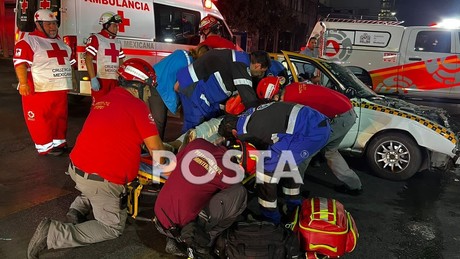 Embiste Camión A Taxi Y Deja Cuatro Heridos En Monterrey - POSTA Nuevo León