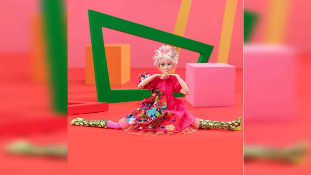 Una de las peculiaridades de esta singular muñeca es que será ultra flexible, para así emular los splits de su contraparte den la cinta. Foto: creations.mattel.com