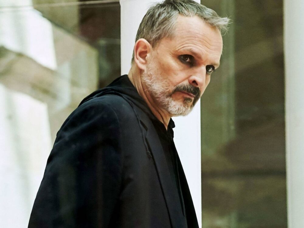 Miguel Bosé sufrió un robo en su residencia de Ciudad de México. Foto. Twitter