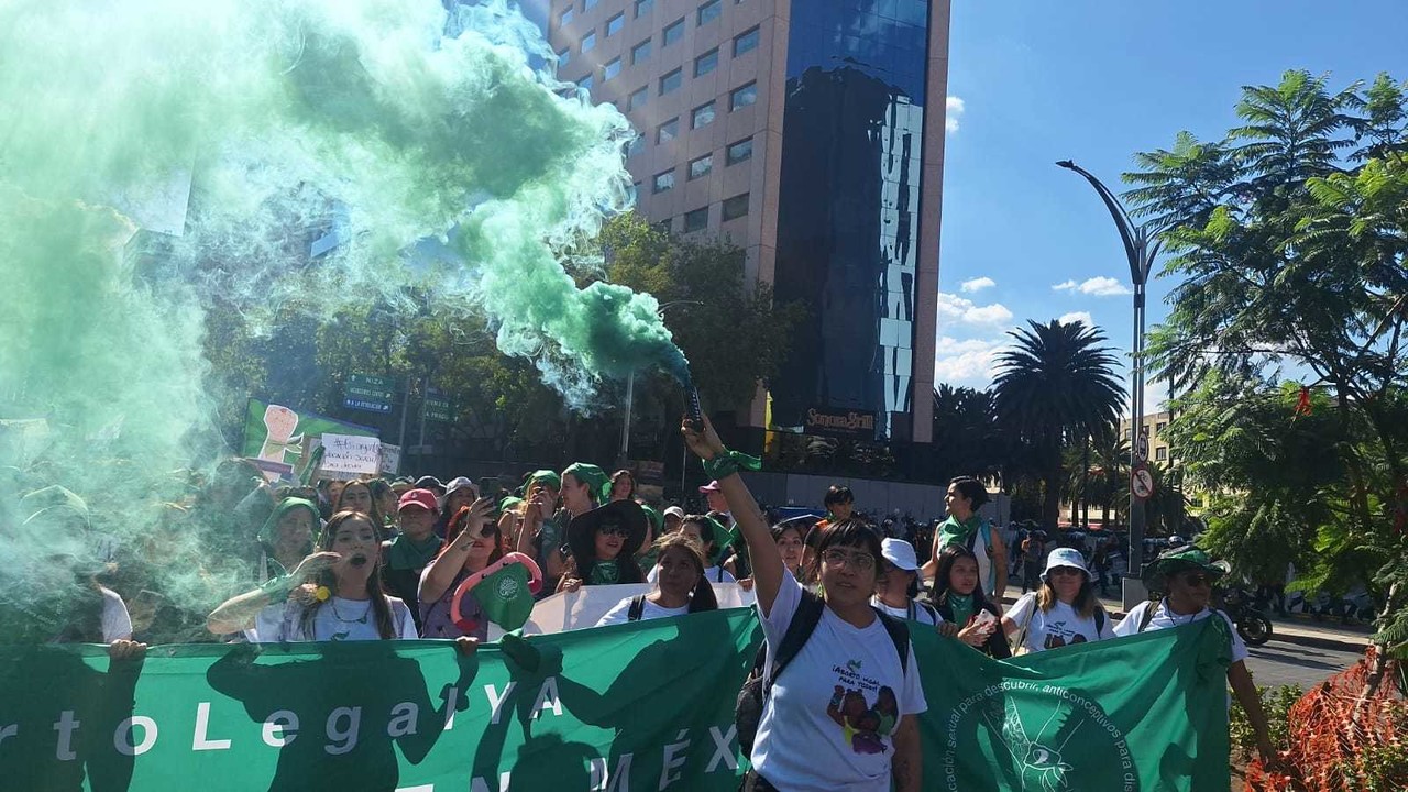 Marcha a favor del aborto en la Ciudad de México. Foto: @nicteGF