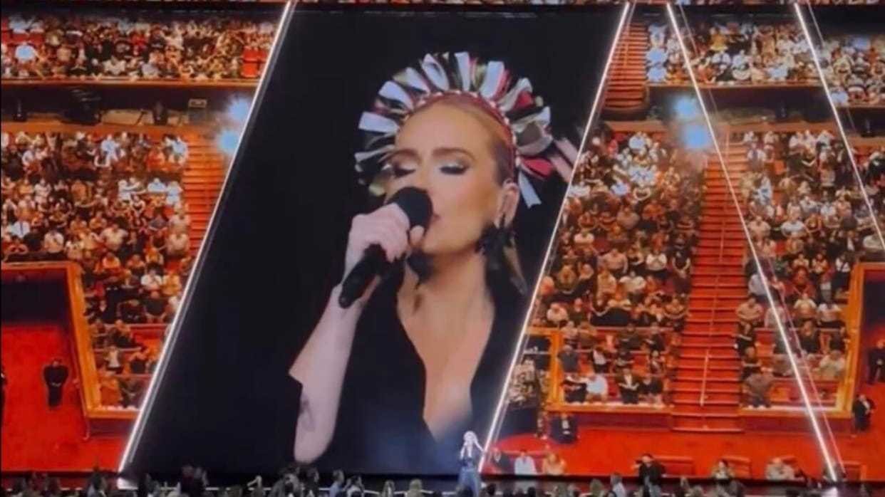 VIDEO: Adele se pone muy mexicana durante show en Las Vegas