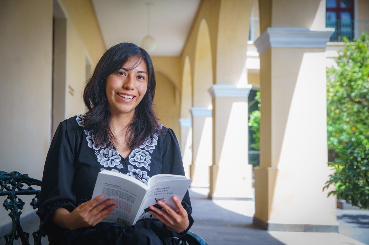 Karla Mercedes Bernal Aguilar, egresada de la Facultad de Humanidades de la UAEM. Crédito: UAEMEX.