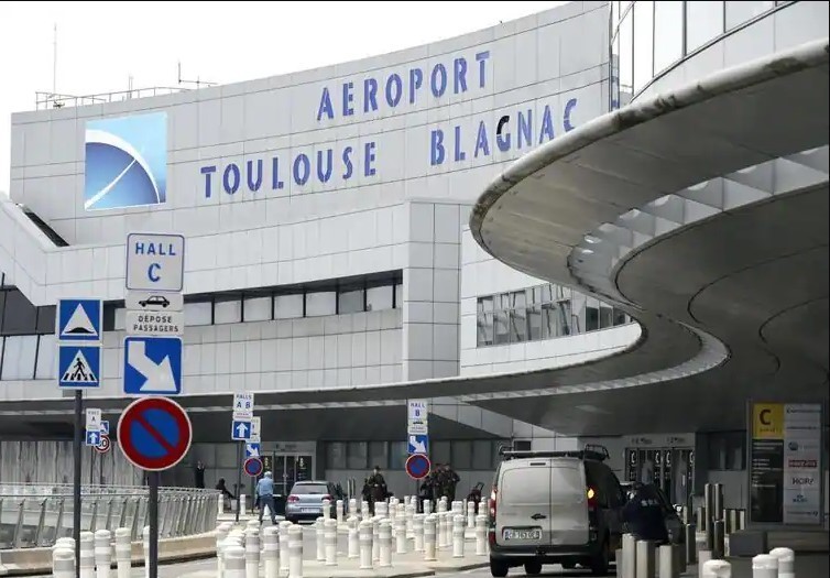 Evacúa Francia 3 aeropuertos tras alertas de seguridad