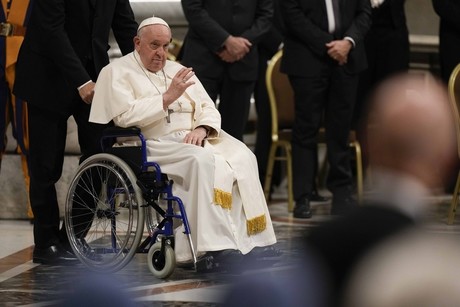 Papa Francisco concluye reunión con votación sobre la mujer en la Iglesia