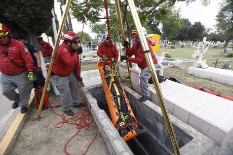 Inicia Monterrey operativo en panteones por Día de Muertos