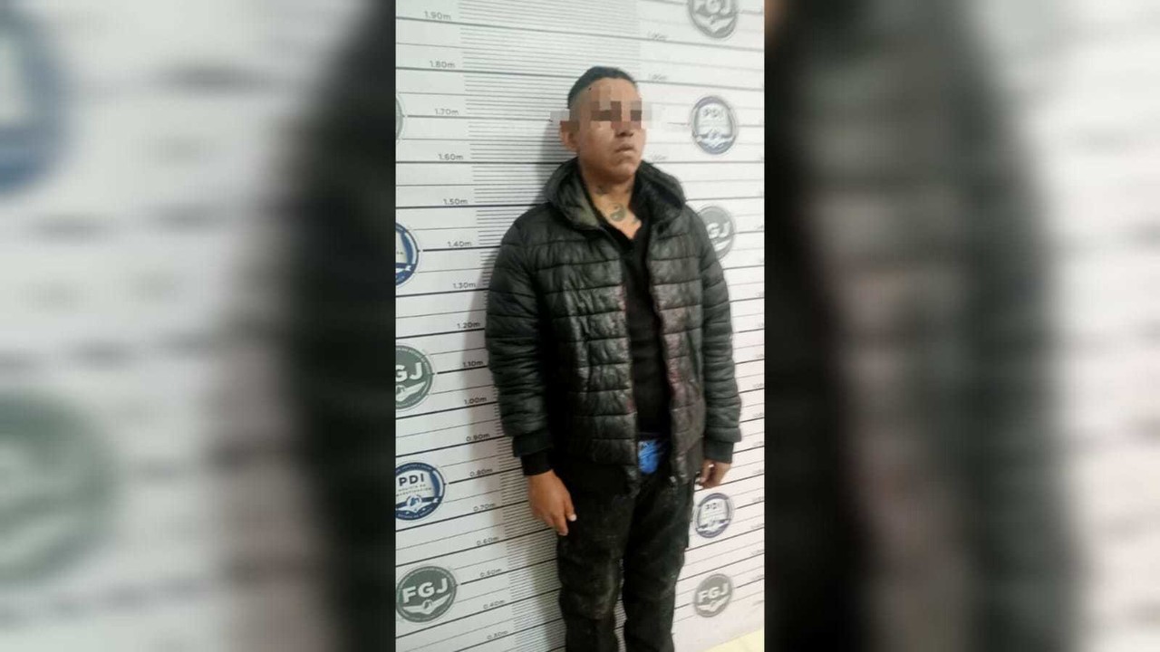 Jorge Javier fue detenido por pacientes de un consultorio quiropráctico cuando llegó a cobrar pido en Naucalpan. Foto: Policía de Naucalpan