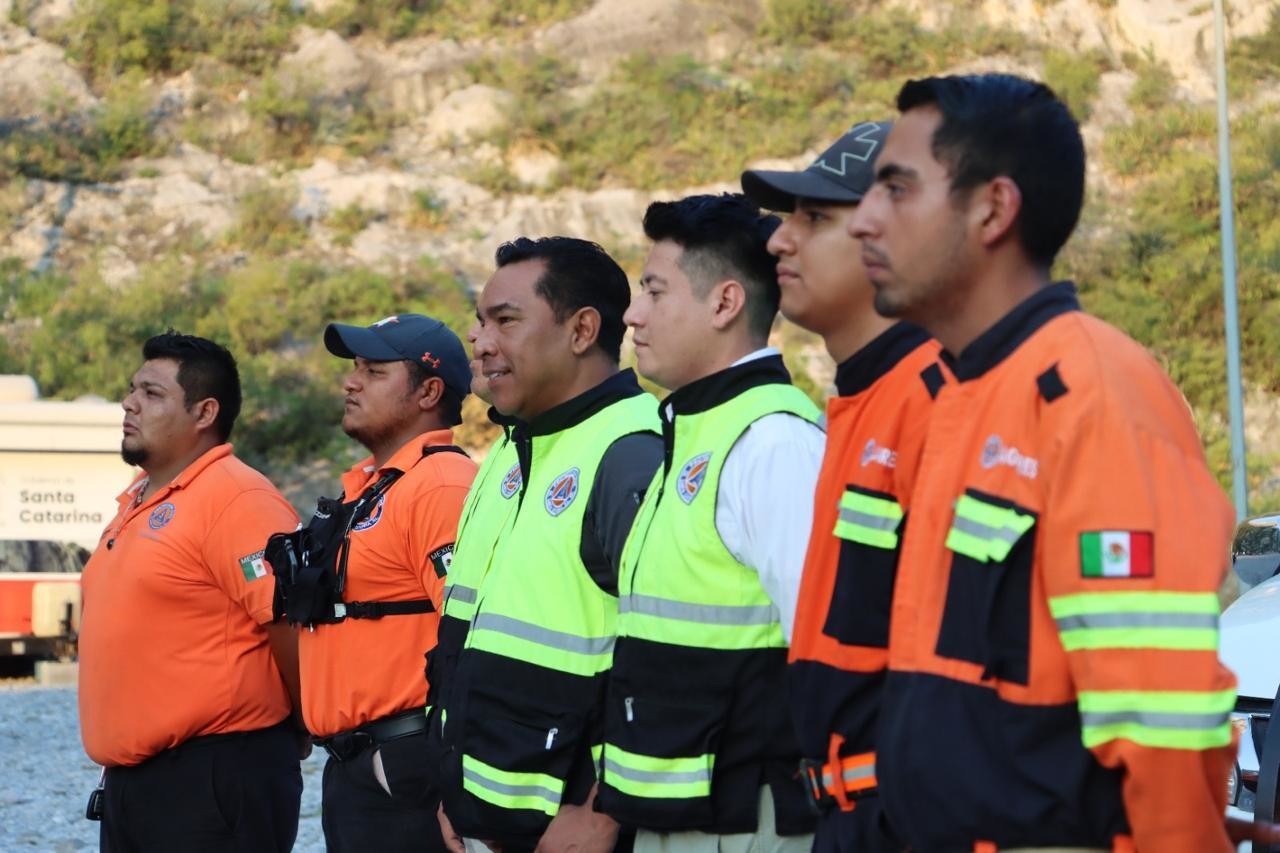 Los brigadistas santacatarinenses  se unirán a la fuerza de apoyo conformada por personal de Protección Civil de Nuevo León. Foto: Gobierno de Santa Catarina
