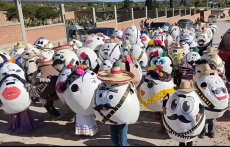 Celebran con 'Huevos' la Revolución Mexicana en El Polvo, Aguascalientes (VIDEO)