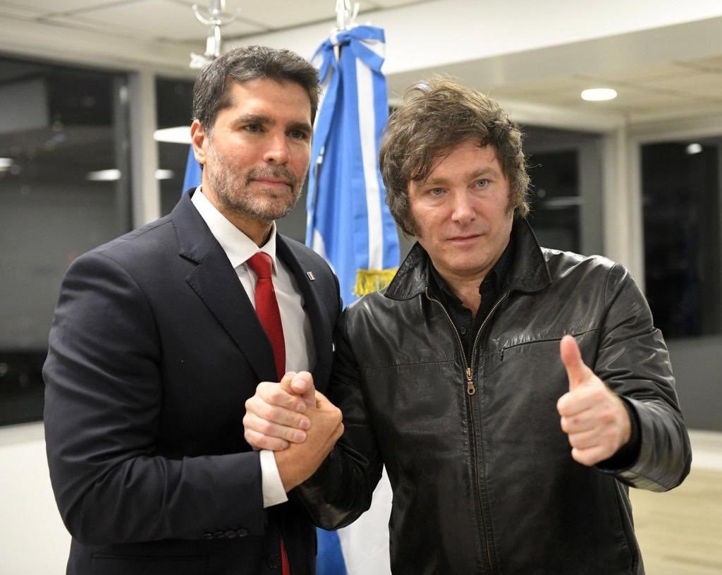 Milei invitó a Eduardo Verástegui a unirse a su toma de posesión como presidente. Foto: @EVerastegui