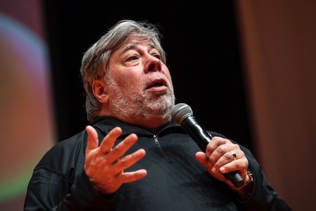 Steve Wozniak, cofundador de Apple, sigue hospitalizado en México