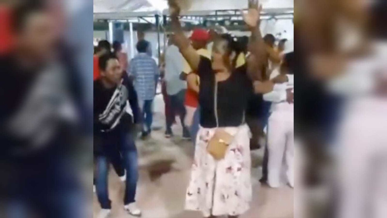VIDEO: Muere mujer mientras bailaba en una fiesta en Colombia