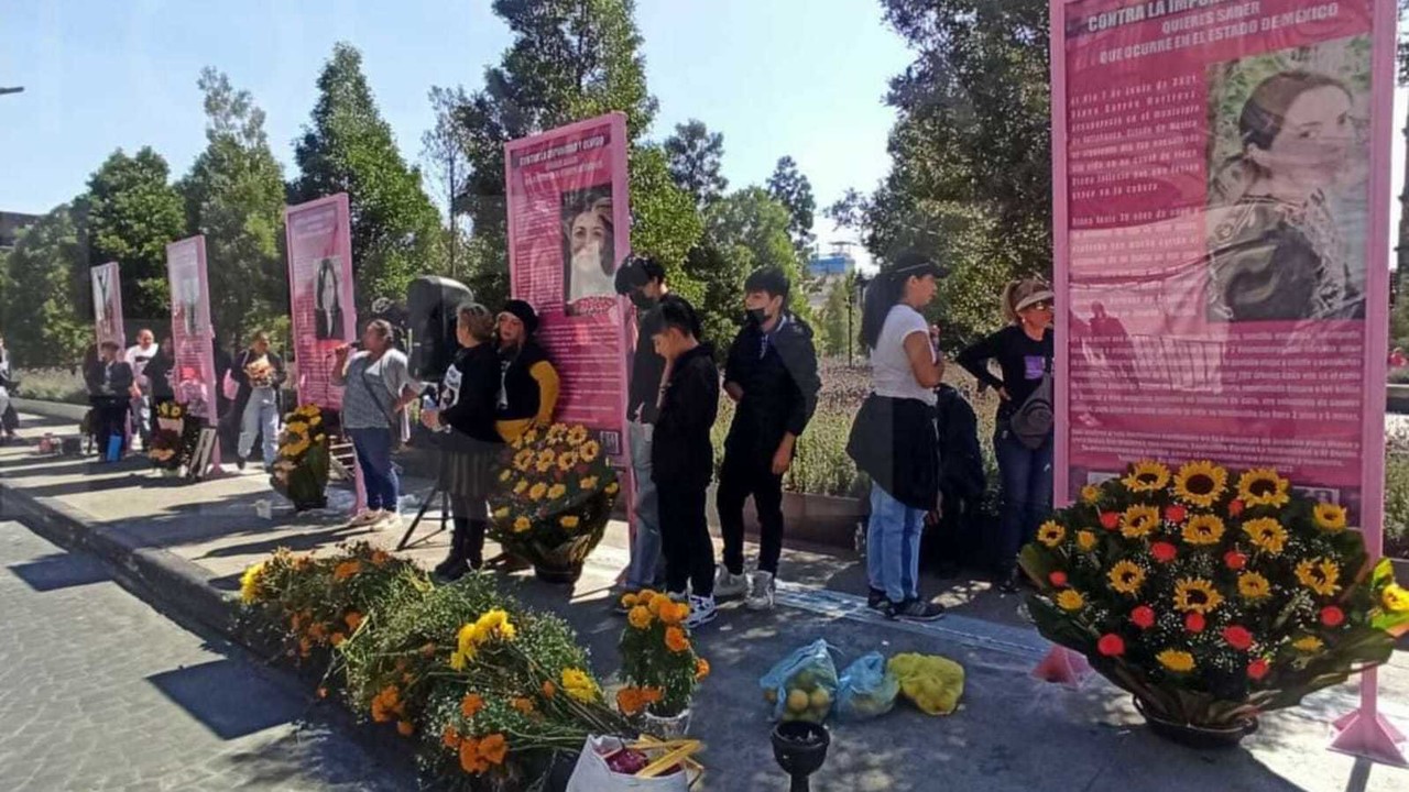 Recuerdan A Víctimas De Feminicidio Frente A Palacio De Gobierno En ...